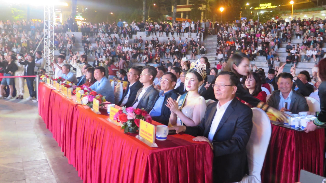 Khai mạc Lễ hội mùa hè 'Sa Pa - Xứ sở của tình yêu'