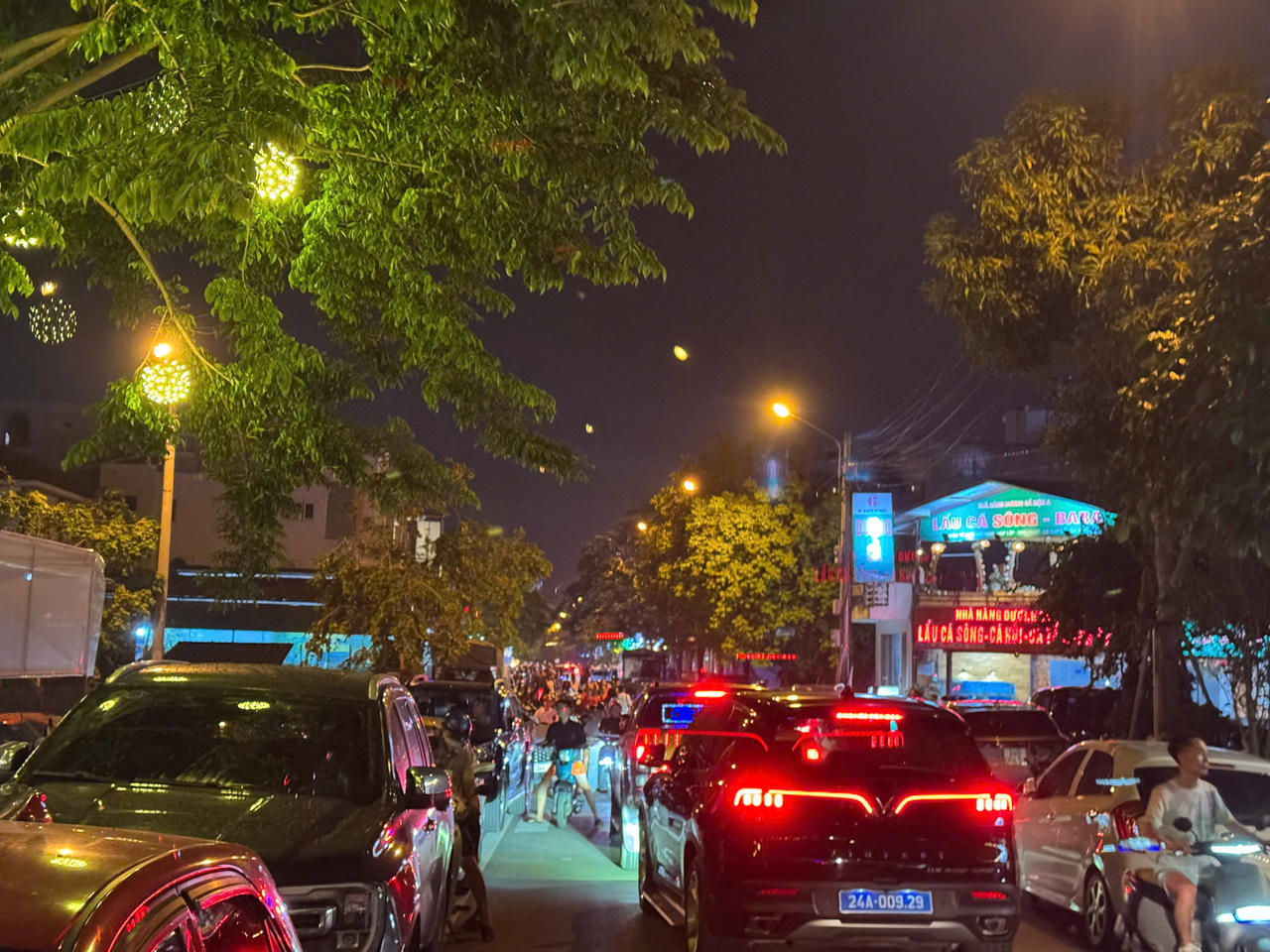 Hàng nghìn người tham dự đêm nhạc 'Mừng ngày hội non sông' tại Lào Cai