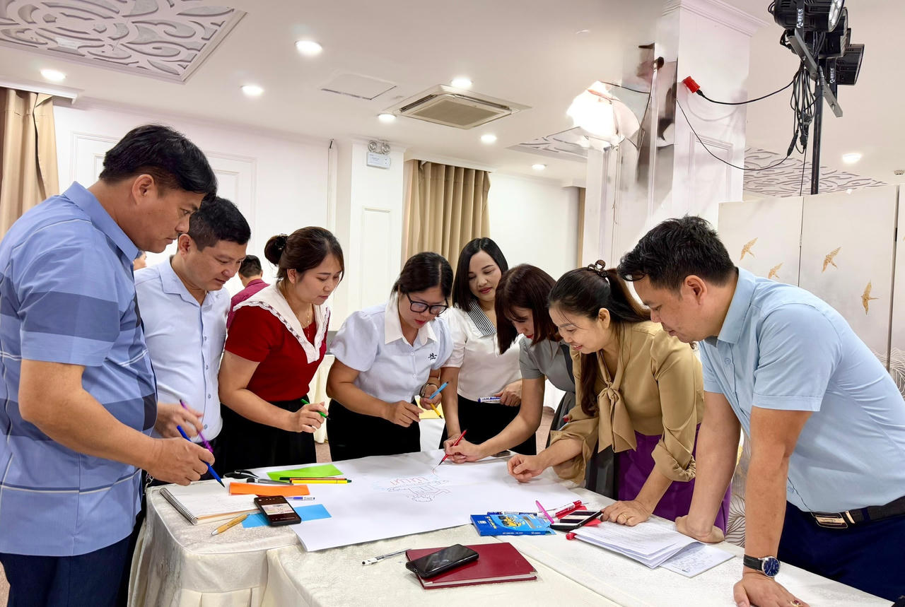 Tập huấn xây dựng mô hình trường học thông minh, thích ứng biến đổi khí hậu tại Lào Cai