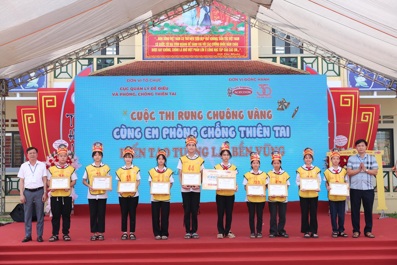 Lào Cai: Chung khảo Rung chuông vàng 'Cùng em phòng chống thiên tai, kiến tạo tương lai bền vững'