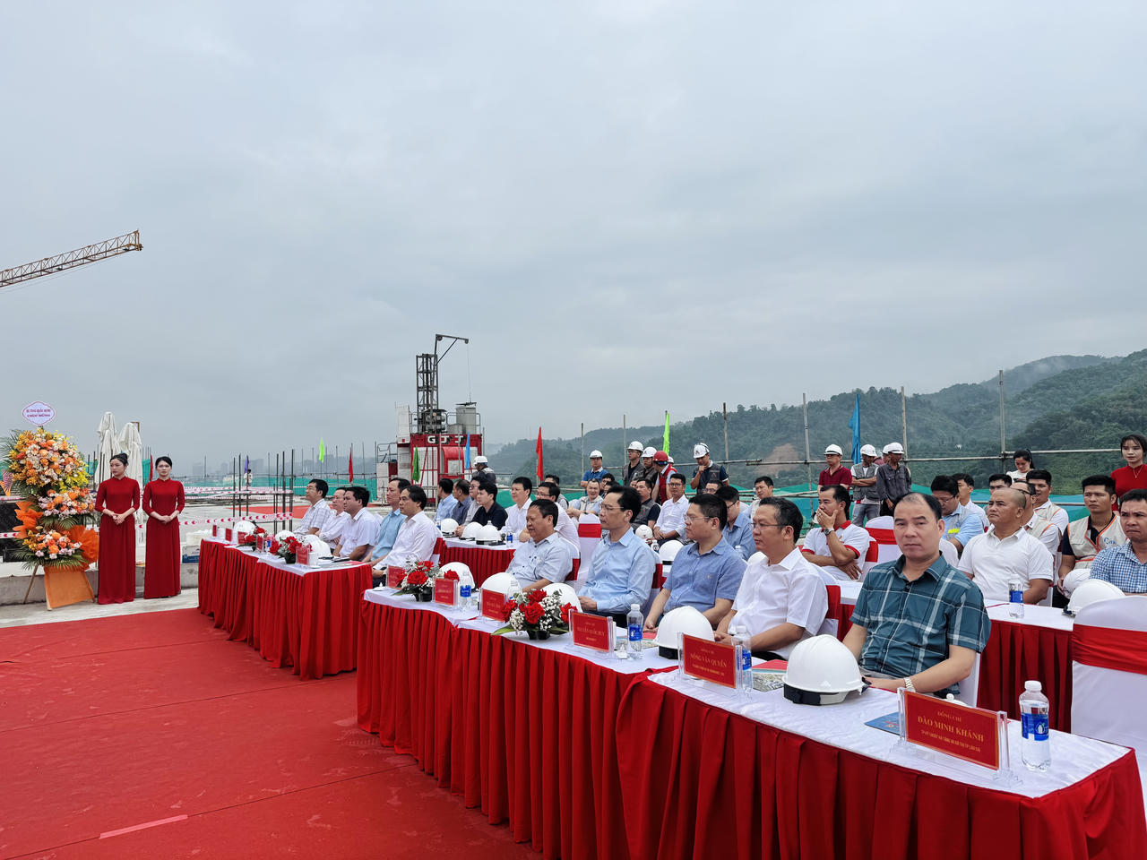 Lào Cai: Cất nóc dự án khu nhà ở xã hội Hacom Riverside