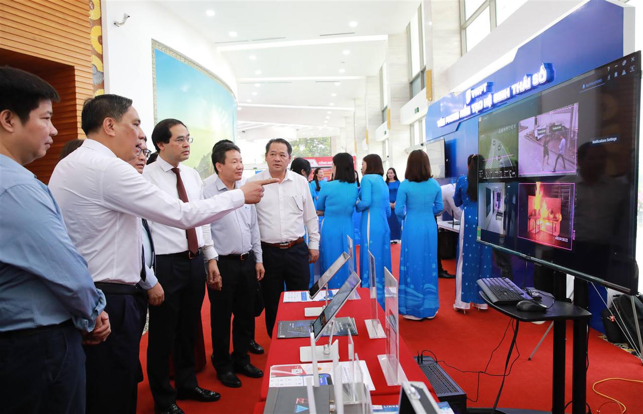 Lào Cai phát động Phong trào 'Bình dân học vụ số'