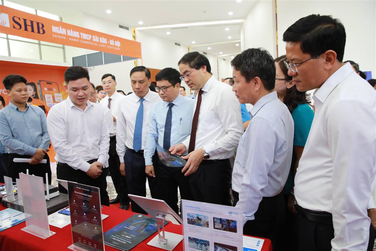 Lào Cai phát động Phong trào 'Bình dân học vụ số'