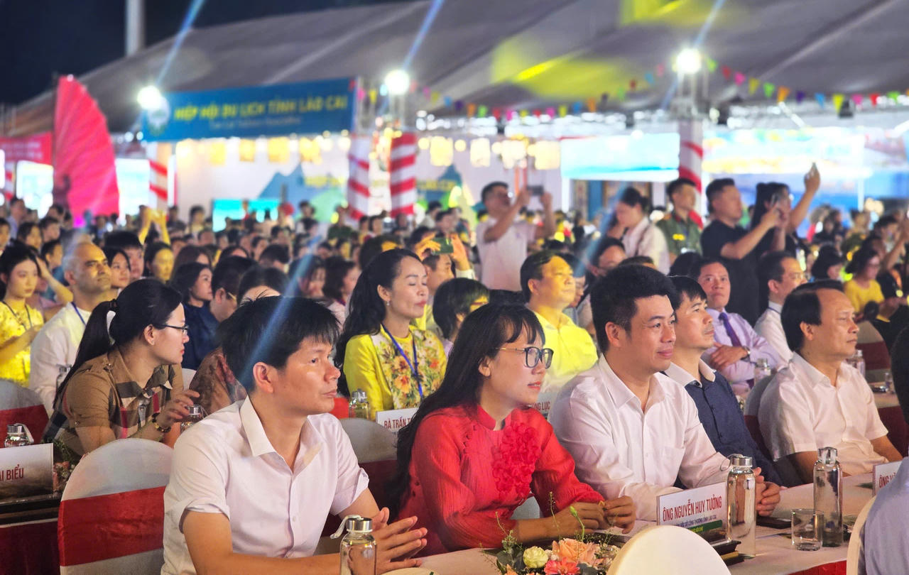 Khai mạc Hội chợ Du lịch quốc tế Lào Cai năm 2025 