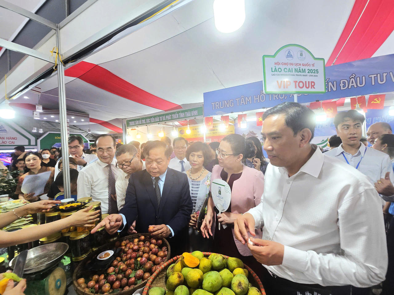 Khai mạc Hội chợ Du lịch quốc tế Lào Cai năm 2025 