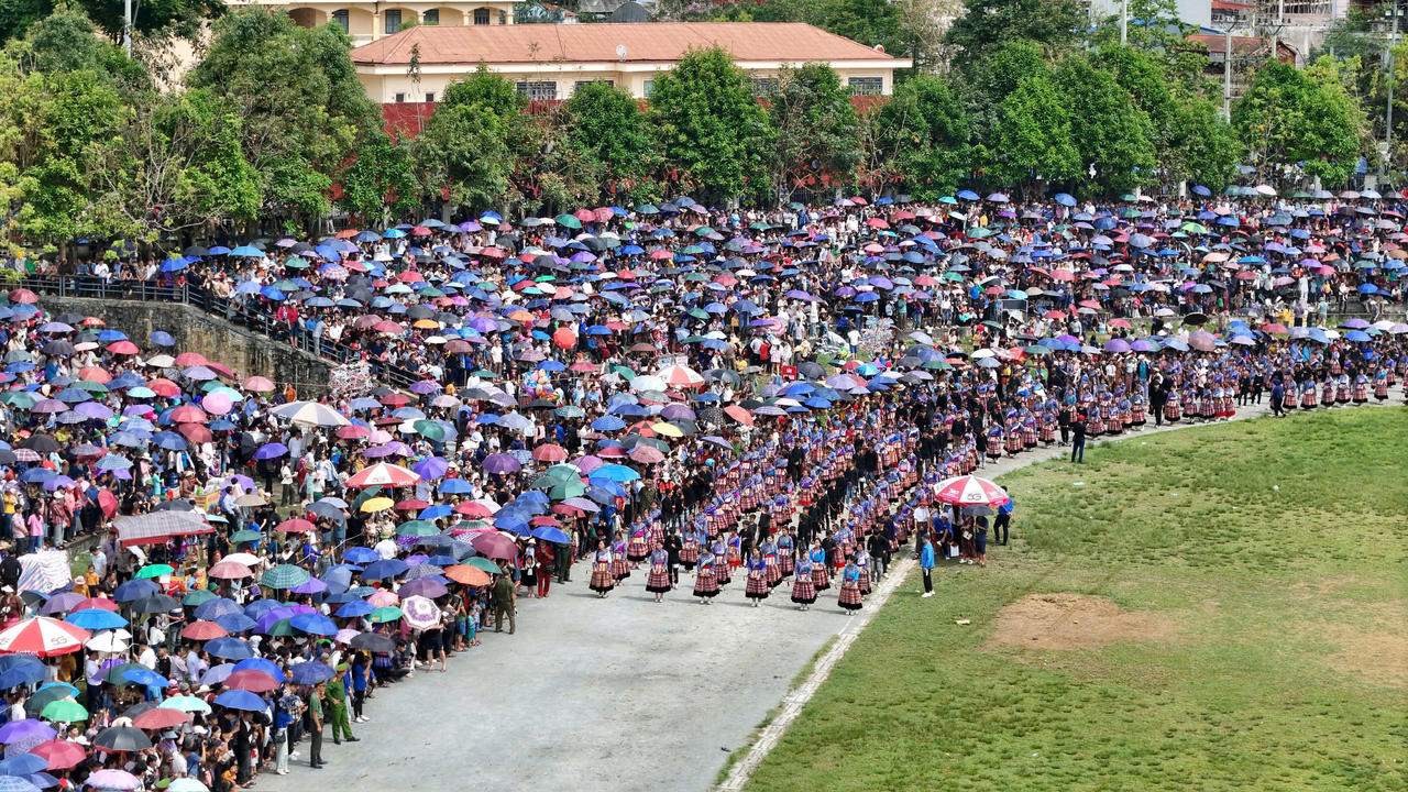 Gần 100 nài ngựa tranh tài Giải đua Vó ngựa Cao nguyên trắng lần thứ 18