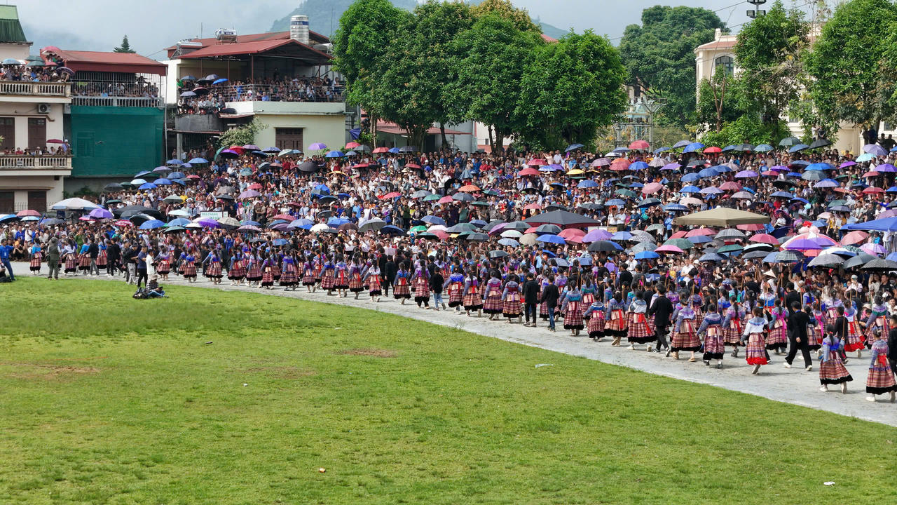 Gần 100 nài ngựa tranh tài Giải đua Vó ngựa Cao nguyên trắng lần thứ 18