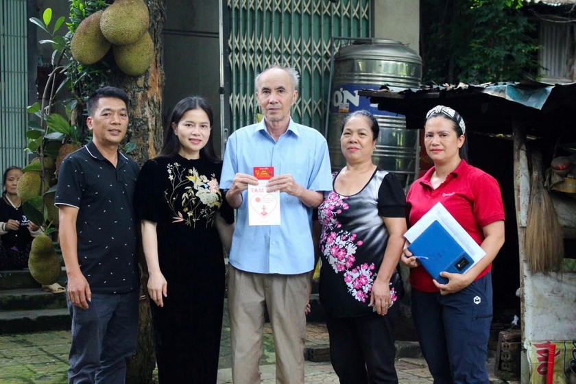 Hãng xe khách Sao Việt hỗ trợ nạn nhân bị 'chặt chém' gần 5 triệu đồng tiền taxi, xe ôm về Lào Cai