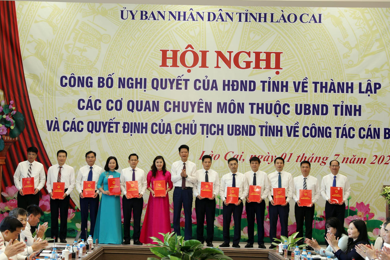 Lào Cai ngày đầu vận hành chính quyền hai cấp diễn ra ổn định, hiệu quả