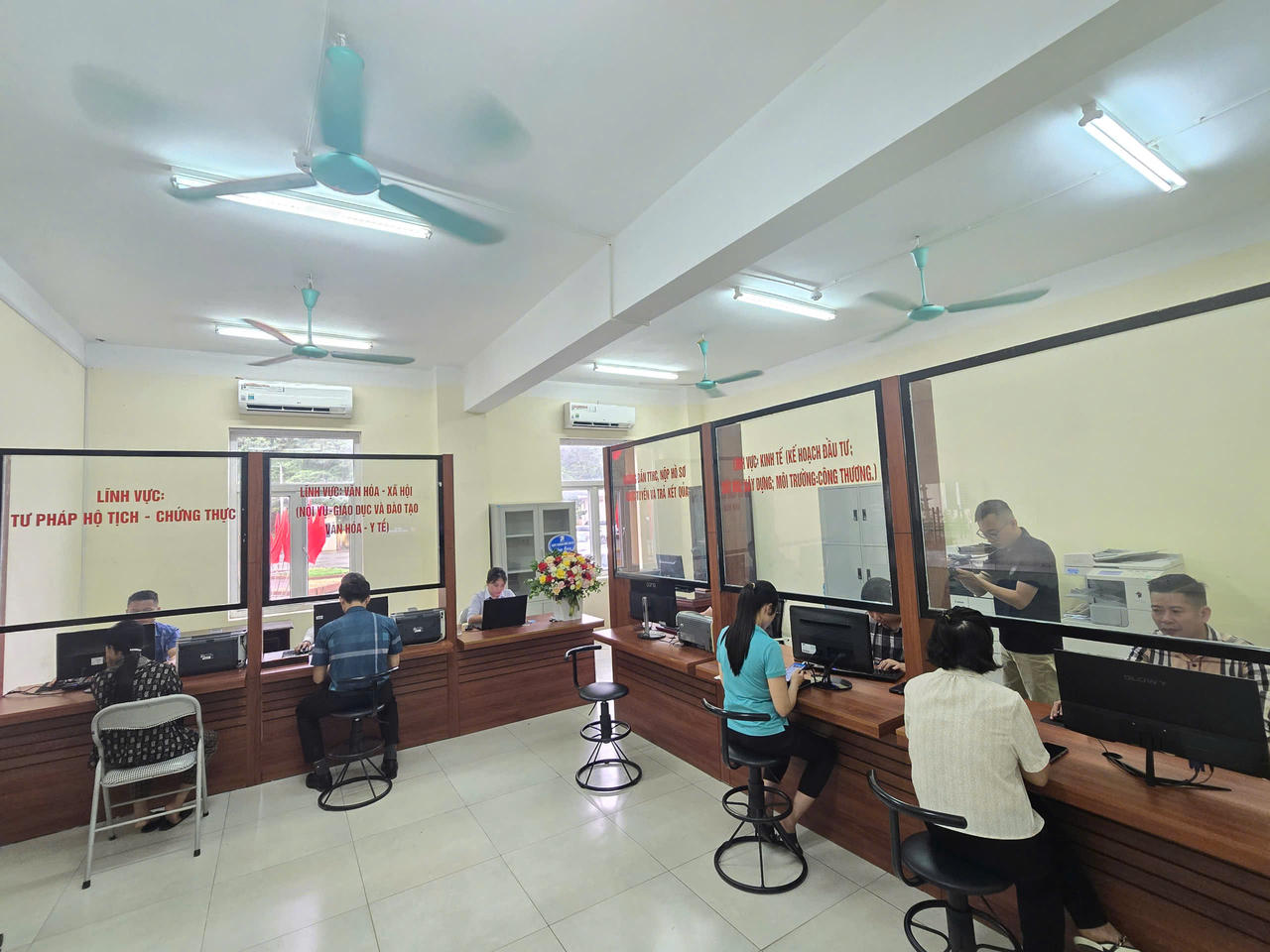 Lào Cai ngày đầu vận hành chính quyền hai cấp diễn ra ổn định, hiệu quả