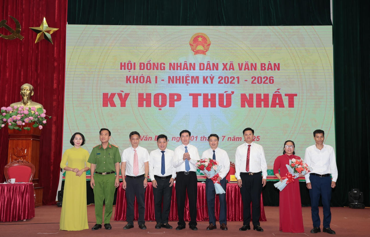 Lào Cai ngày đầu vận hành chính quyền hai cấp diễn ra ổn định, hiệu quả