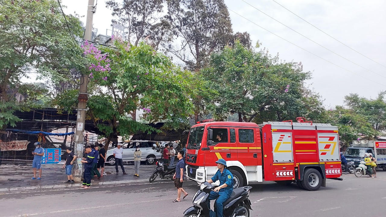 Bà hỏa thiêu rụi khu chợ tự phát tại TP Vĩnh Yên