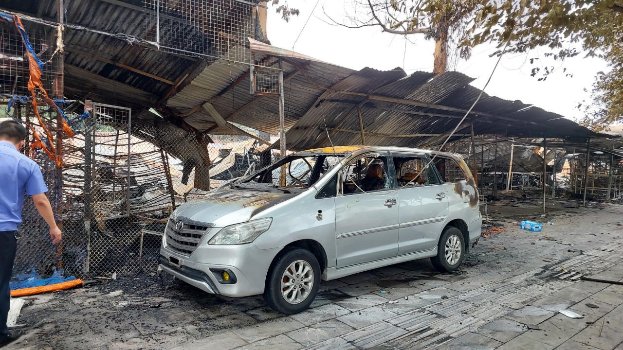 Bà hỏa thiêu rụi khu chợ tự phát tại TP Vĩnh Yên