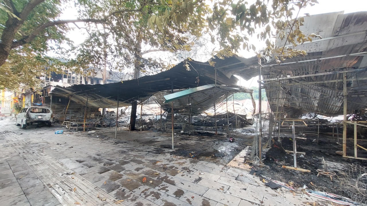 Bà hỏa thiêu rụi khu chợ tự phát tại TP Vĩnh Yên