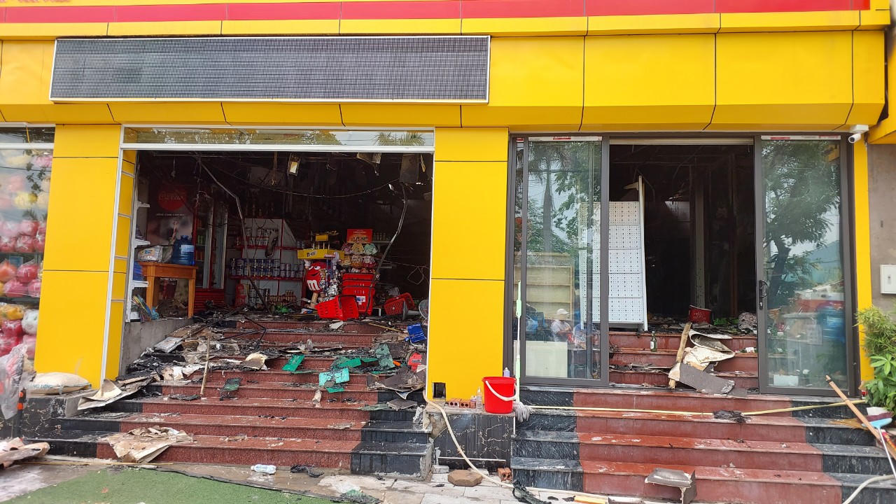 Bà hỏa thiêu rụi khu chợ tự phát tại TP Vĩnh Yên