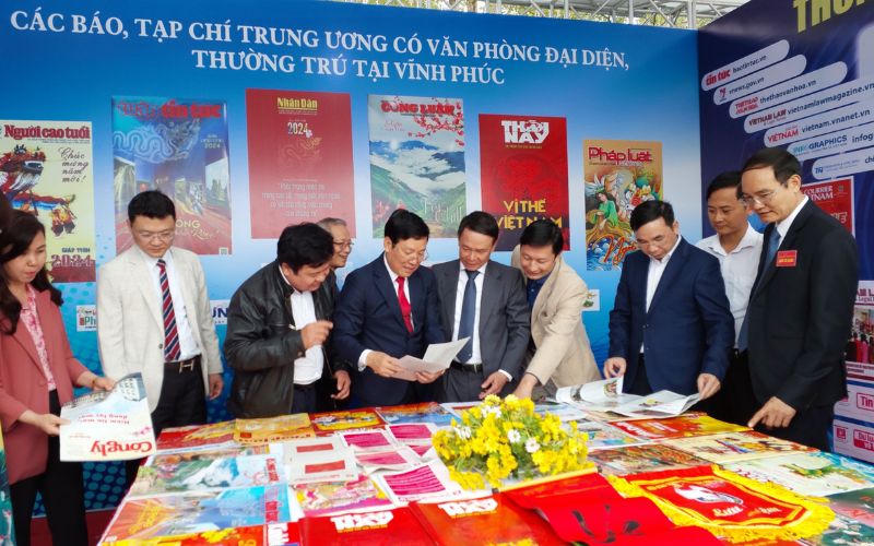 Vĩnh Phúc tưng bừng khai mạc Hội báo xuân 2024