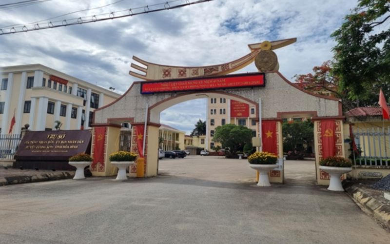 Hai Chủ tịch xã ở Hòa Bình bị kỷ luật