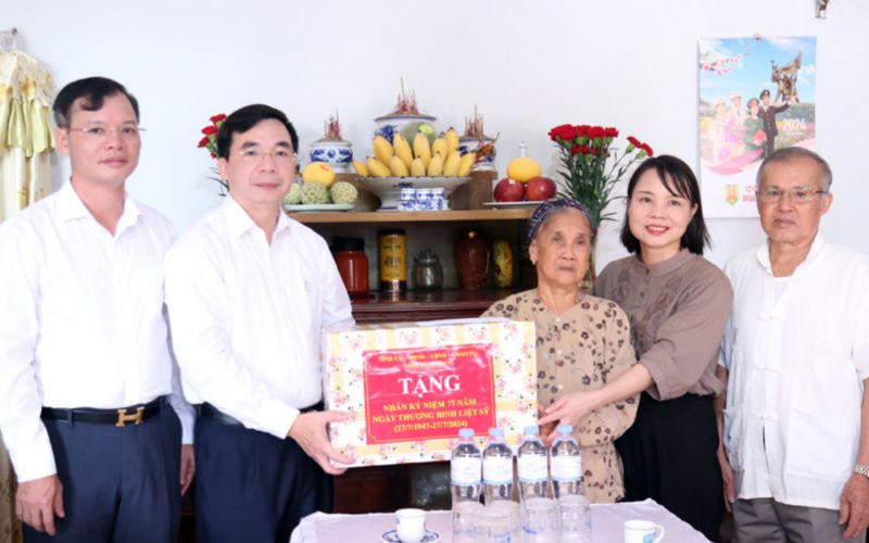 Vĩnh Phúc trích hơn 13,6 tỷ đồng tặng quà các gia đình có công với cách mạng