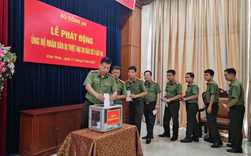 Công an Hoà Bình, Vĩnh Phúc chung tay cùng người dân khắc phục thiệt hại do bão số 3