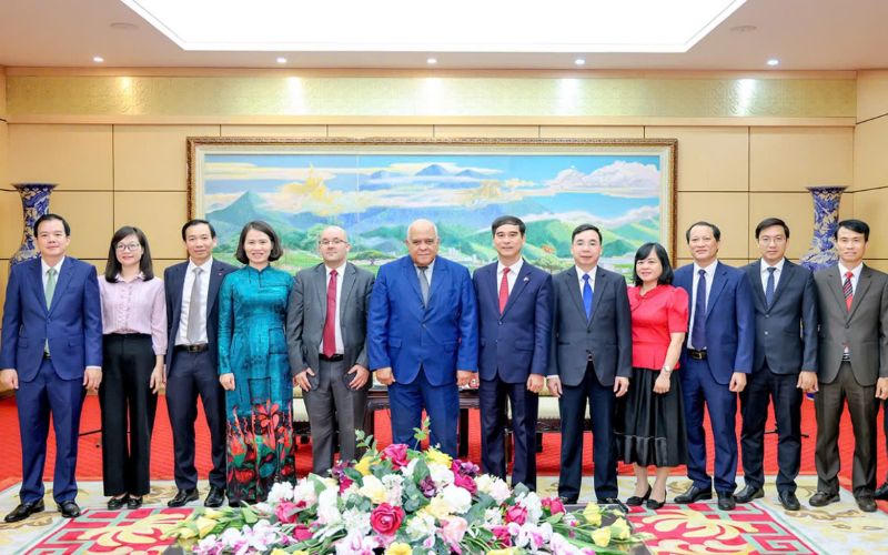 Đại sứ đặc mệnh toàn quyền Cộng hoà Cuba tại Việt Nam đến thăm và làm việc tại Vĩnh Phúc