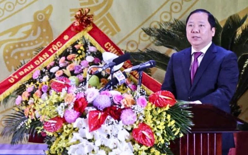 Thứ trưởng Y Vinh Tơr dự Đại hội Đại biểu các dân tộc thiểu số tỉnh Hòa Bình