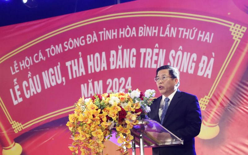 Lễ cầu ngư, thả hoa đăng trên sông Đà 