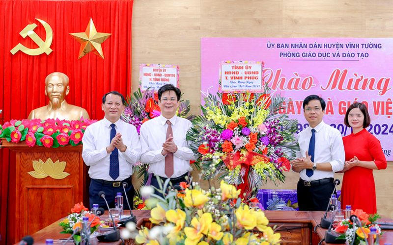 Sôi nổi nhiều hoạt động mừng Ngày Nhà giáo Việt Nam trên cả nước