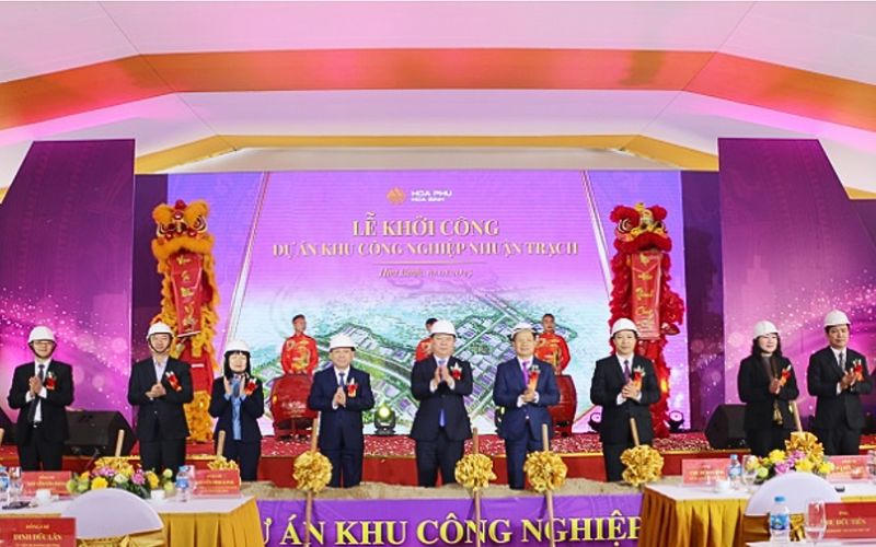 Khởi công dự án Khu công nghiệp gần 2.400 tỷ đồng ở Hòa Bình