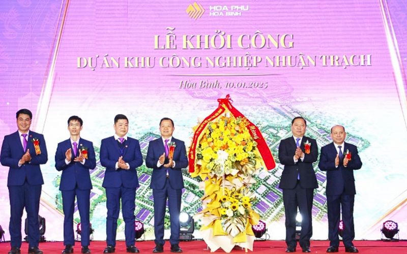 Khởi công dự án Khu công nghiệp gần 2.400 tỷ đồng ở Hòa Bình