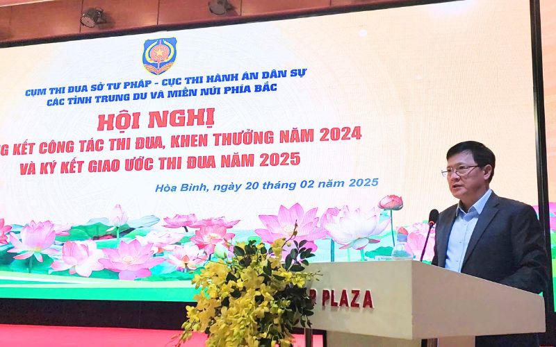 Nâng cao vai trò của công tác thi đua khen thưởng nhằm động viên, huy động nguồn lực, tạo khí thế làm việc hiệu quả.