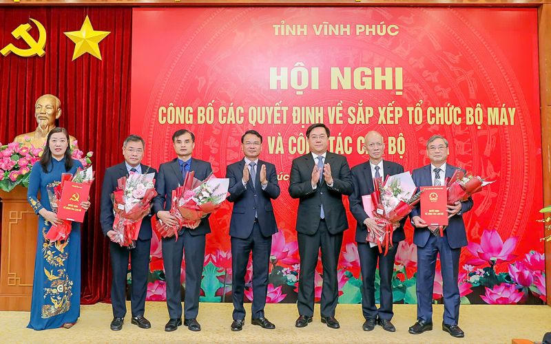 Vĩnh Phúc công bố các Quyết định về sắp xếp tổ chức bộ máy