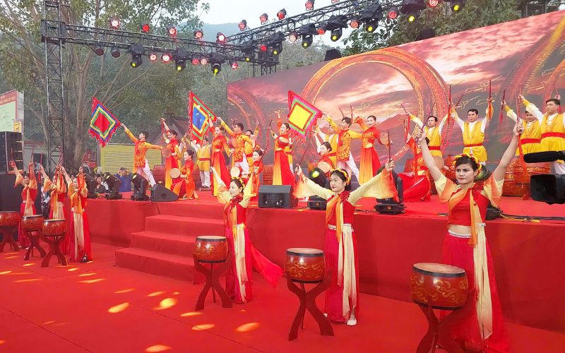 Phó Chủ tịch nước Võ Thị Ánh Xuân dự khai mạc Lễ hội Tây Thiên