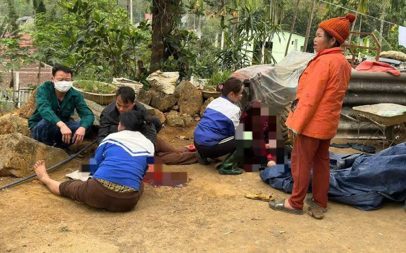 Người đàn ông dùng gậy sắt truy sát mẹ và vợ chồng em trai 