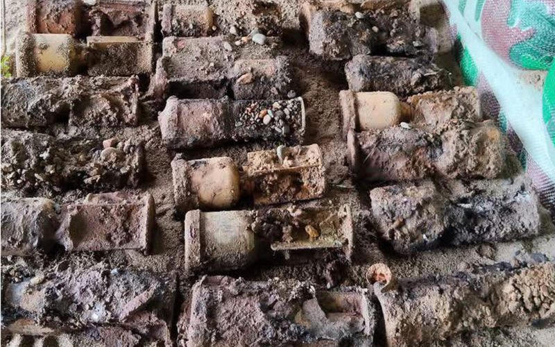 Phát hiện quả bom hơn 900kg và hàng trăm vật liệu nổ khu vực sông Đà
