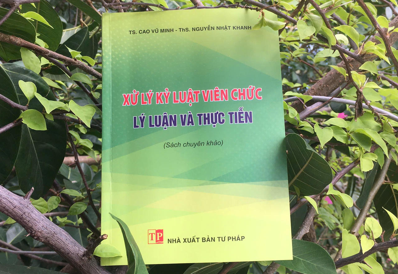 Xử lý kỷ luật viên chức - Lý luận và thực tiễn