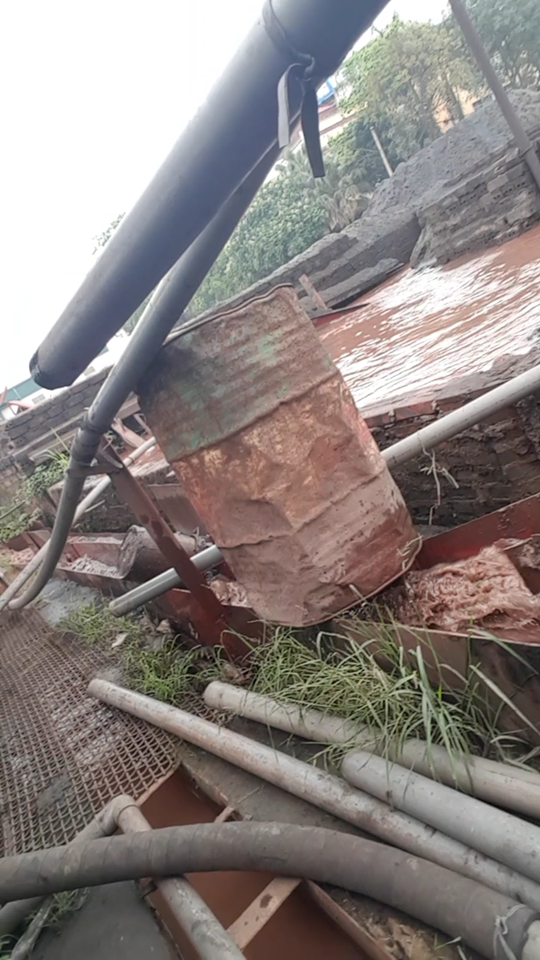 Cảng Việt Trì – Phú Thọ: Doanh nghiệp xả nước thải xuống sông Lô tạm dừng hoạt động?