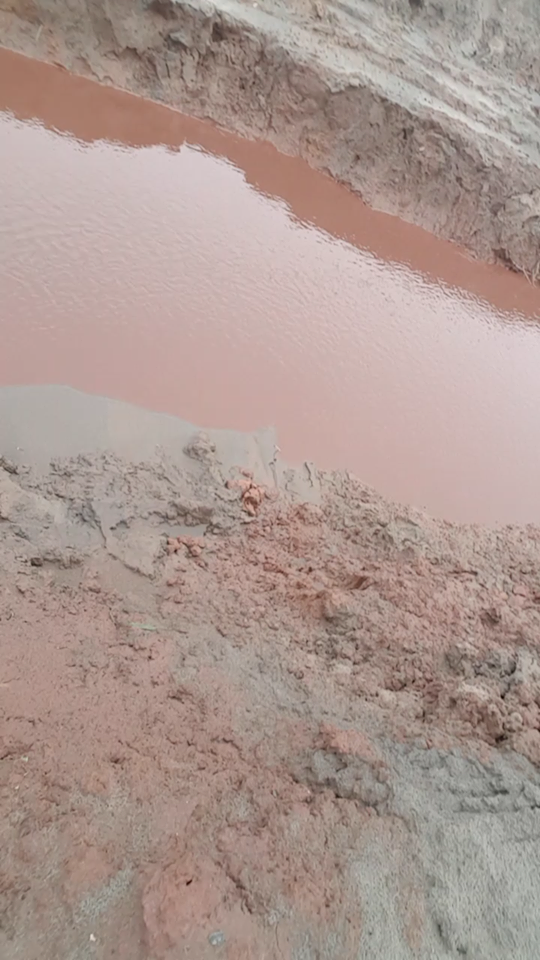 Cảng Việt Trì – Phú Thọ: Doanh nghiệp xả nước thải xuống sông Lô tạm dừng hoạt động?