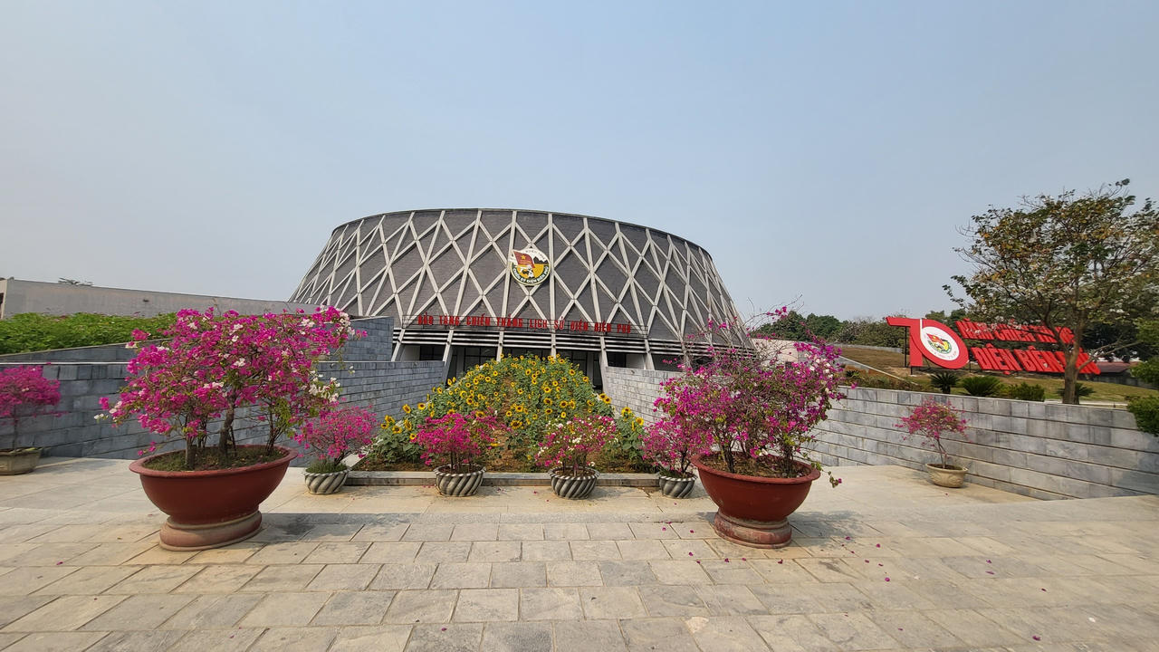 Điện Biên nhộn nhịp đón du khách