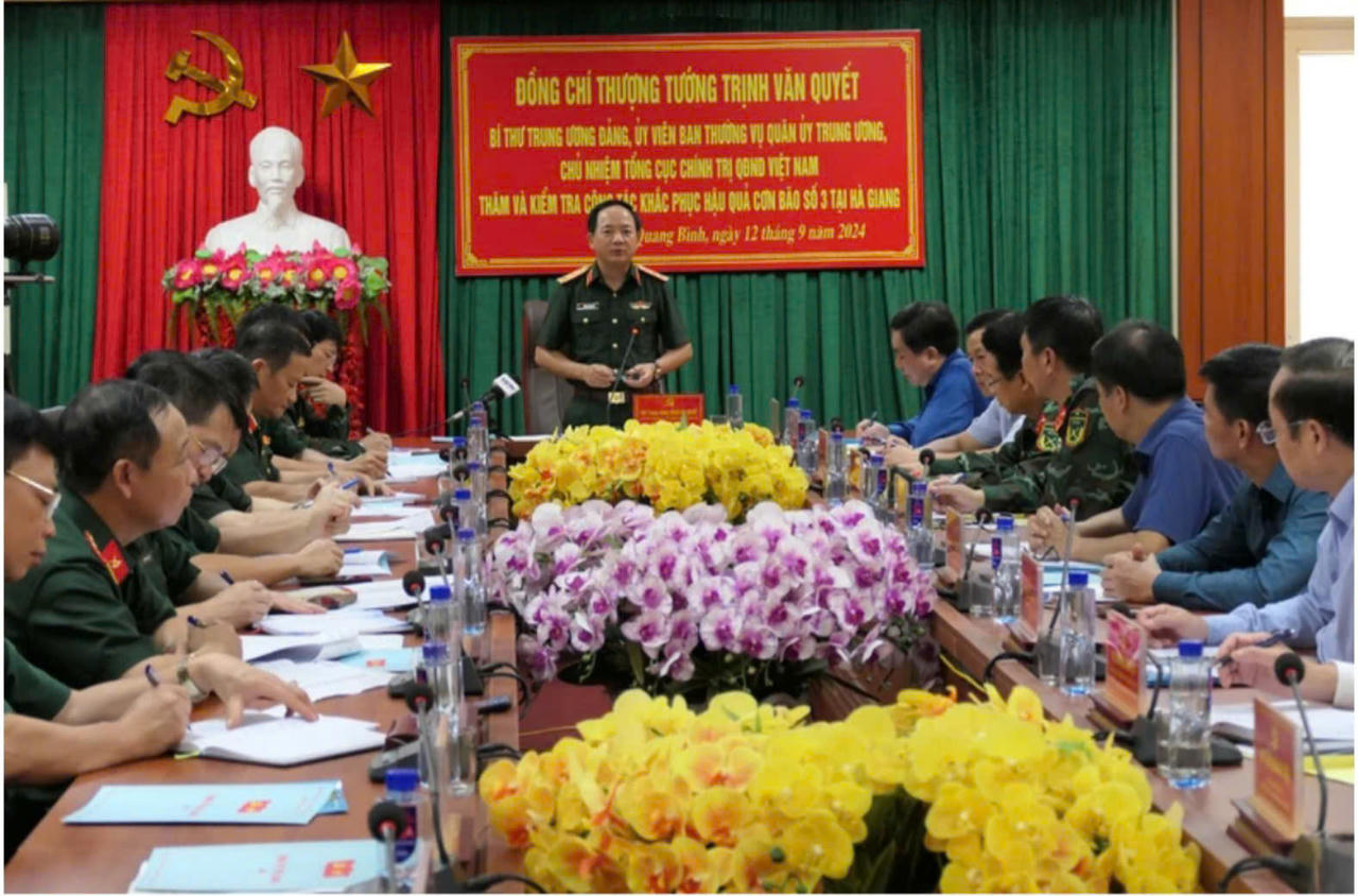 Thượng tướng Trịnh Văn Quyết kiểm tra công tác khắc phục hậu quả thiên tai tại Hà Giang