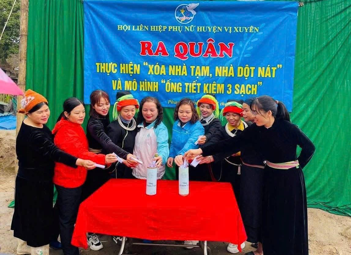 Phụ nữ Hà Giang thực hiện hiệu quả mô hình “Ống tiết kiệm 3 sạch”