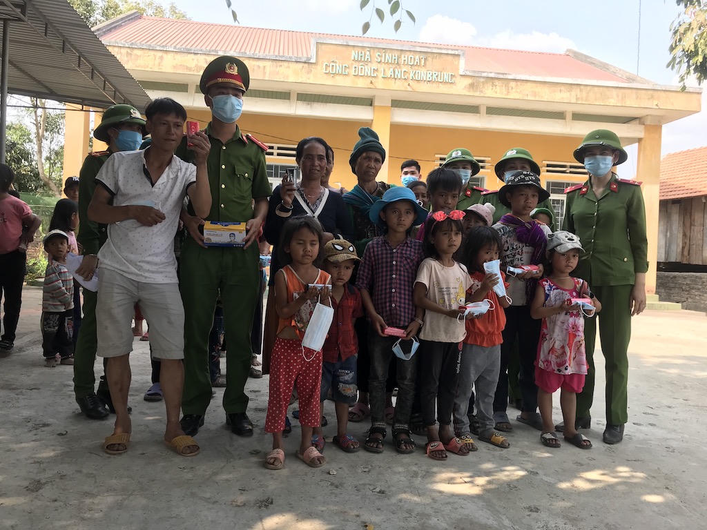 Trại giam Gia Trung cùng dân phòng dịch bệnh