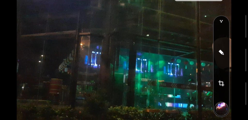 Bất chấp nỗ lực của Chính phủ đẩy lùi dịch Covid-19, Friend Beer Club ở Buôn Ma Thuột hoạt động xuyên đêm