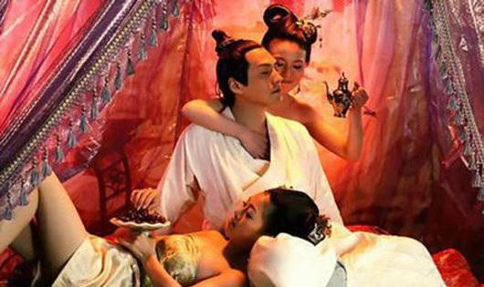 Quan tòa 'tung chiêu' khiến mẹ chồng và con dâu lộ kế giết chồng để thỏa mãn cơn khát ái ân với người thân