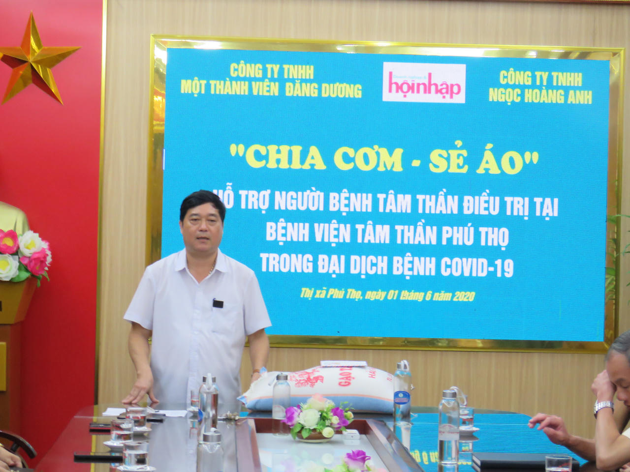 Trao tặng 5 tấn gạo cho bệnh nhân bị bệnh tâm thần trên địa bàn tỉnh Phú Thọ