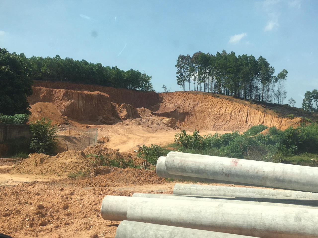 Thị xã Phú Thọ: Lãnh đạo xã Hà Lộc buông lỏng quản lý, hàng ngàn khối đất bị khai thác trái phép