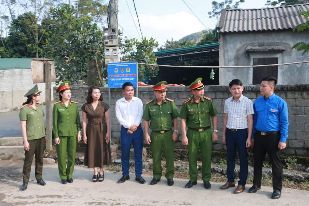 Huyện Lương Sơn: Bước tiến vững chắc trong Chính sách phát triển kinh tế - xã hội và tuyên truyền phổ biến pháp luật cho đồng bào dân tộc thiểu số và miền núi