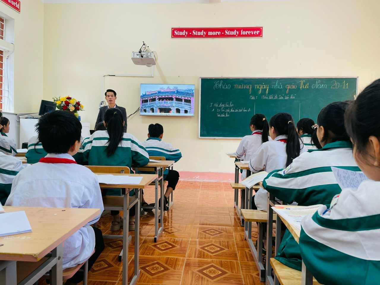 Dấu ấn phát triển giáo dục đào tạo nâng cao chất lượng nguồn nhân lực là con em đồng bào dân tộc thiểu số tại huyện Quỳ Châu, tỉnh Nghệ An