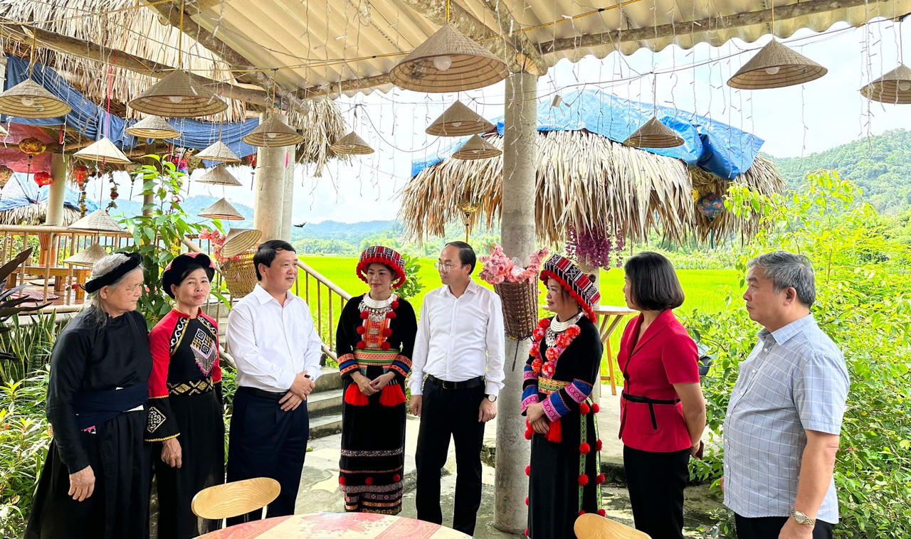 Tháo gỡ vướng mắc trong vấn đề giải quyết đất ở, đất sản xuất cho đồng bào dân tộc thiểu số 