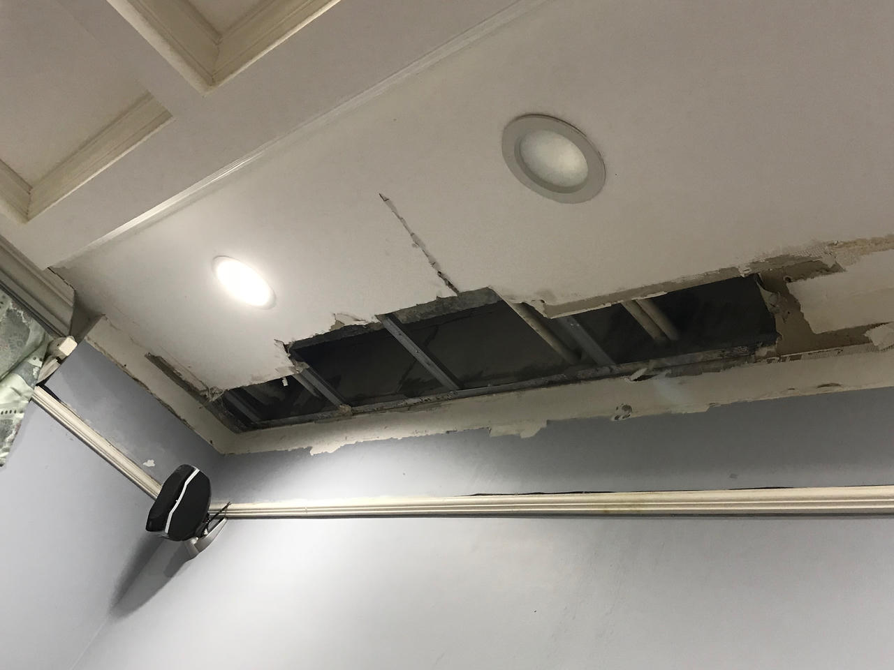 Hà Nội: Nguyên nhân chung cư N04 - KĐT Đông Nam Trần Duy Hưng bị thấm nước, bục trần