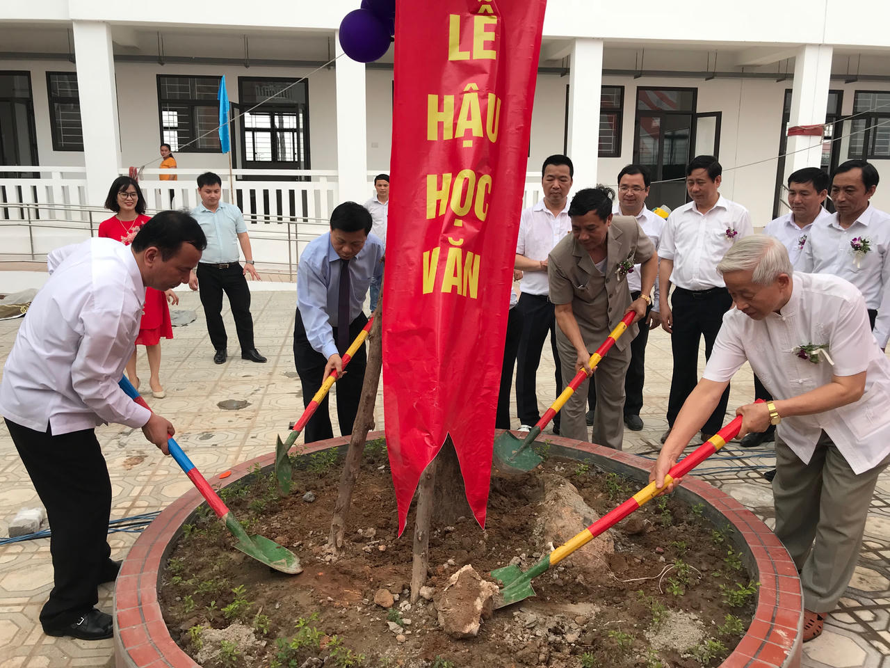 Tập đoàn Hanaka đầu tư gần 70 tỷ đồng để xây dựng Trường Tiểu học Văn Môn xứng tầm Quốc gia